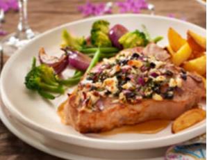 Kalfs T-bone met olijven-fetakorstje